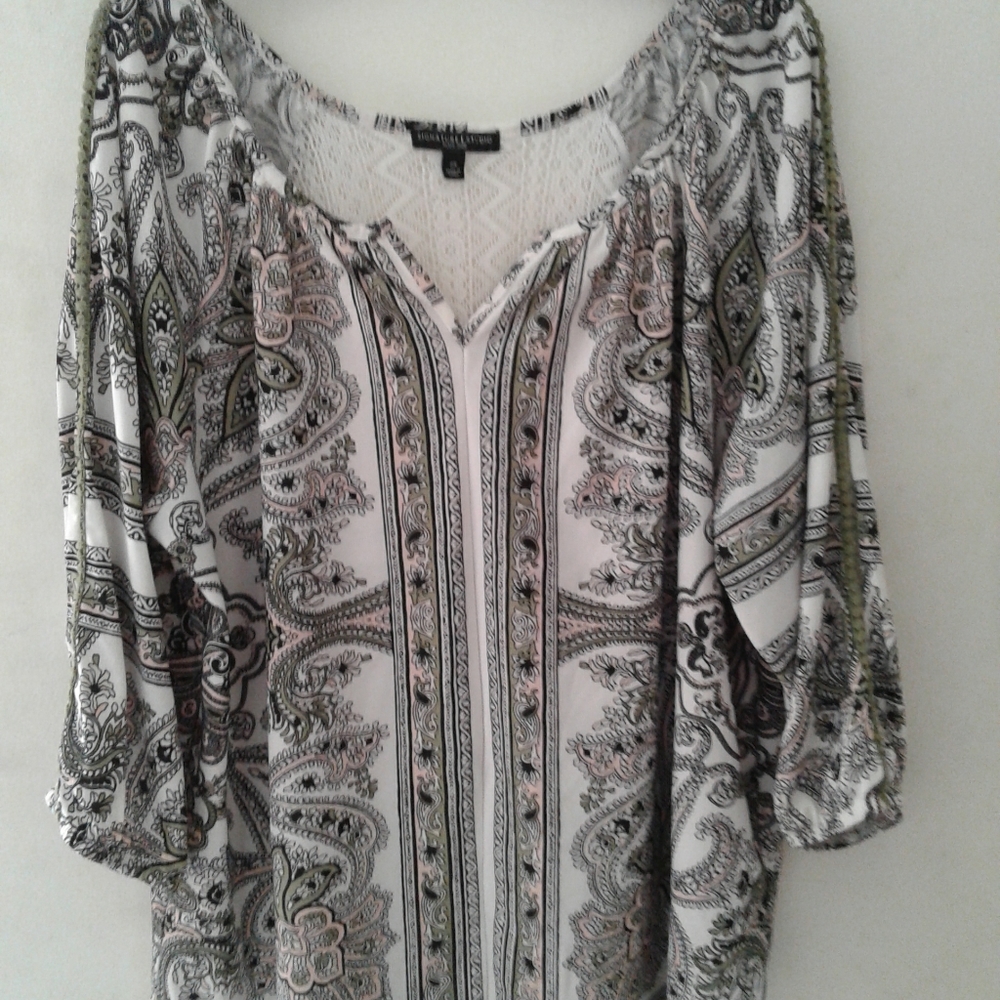 Signature Studio 2X Pink and Olive Green Top